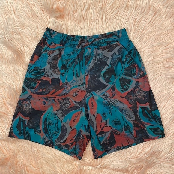 Lululemon Pace‎ Breaker Linerless Short 9" Size Small Teal/Red Floral - Picture 1 of 7